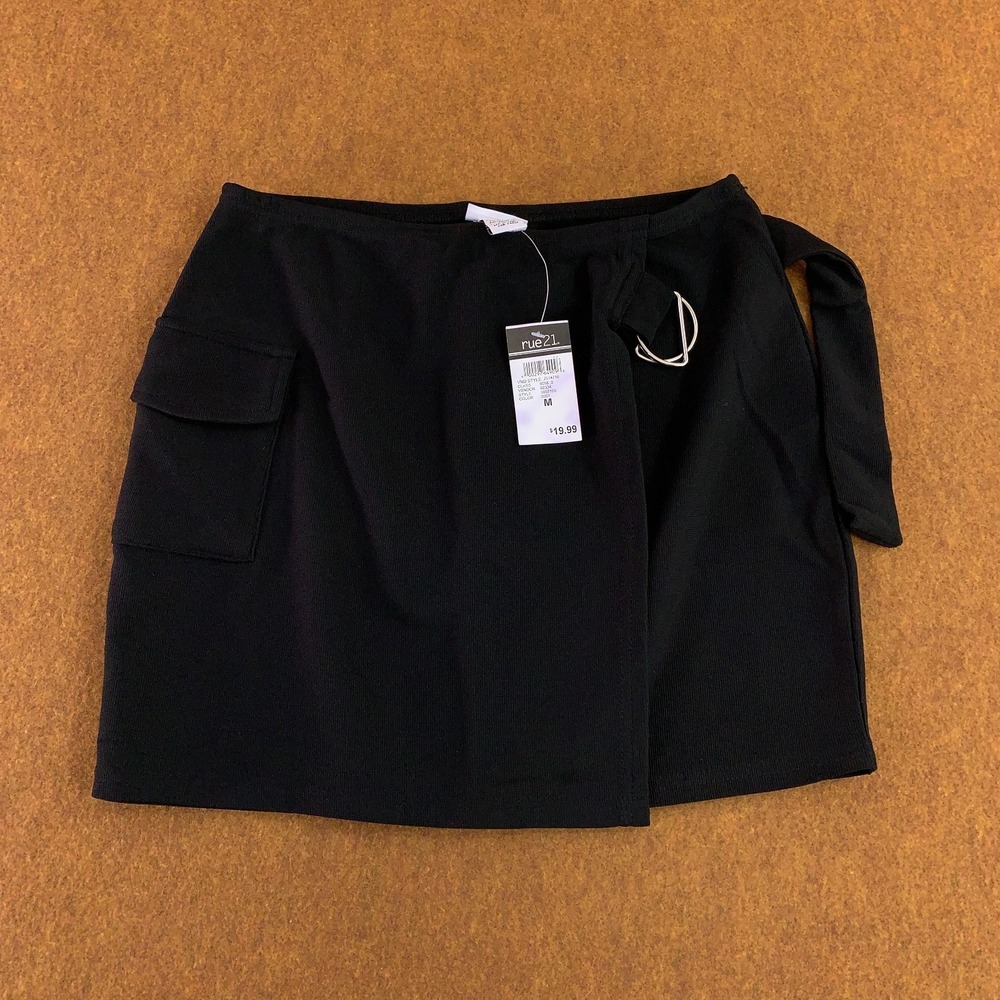 Rue21 Womens Size Medium Black Short Cargo Wrap Skirt NWT